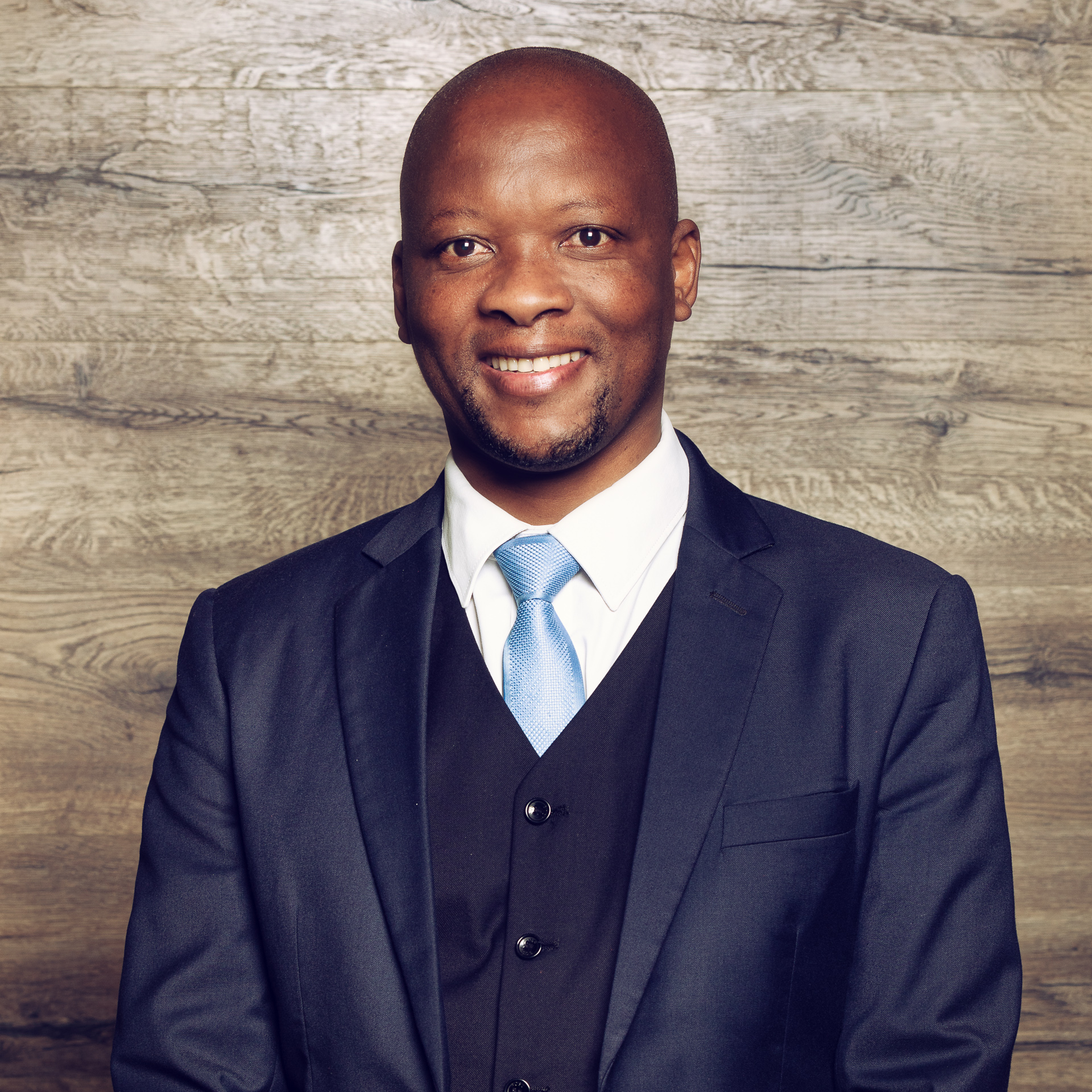 Isaac Aphane 